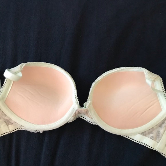 VS mint lace bra and thong - Picture 4 of 7